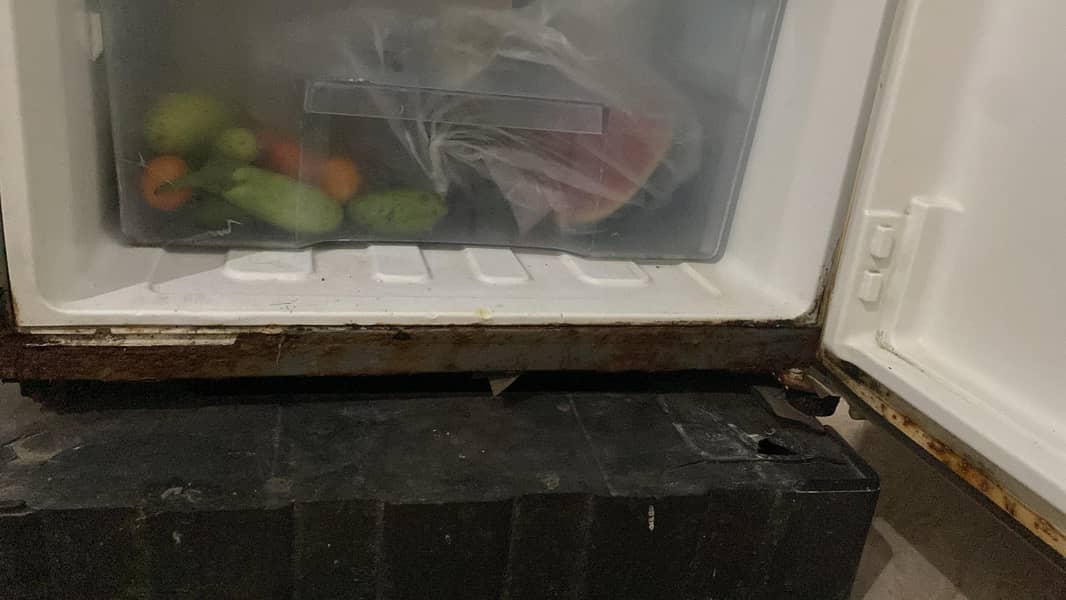 Refrigerator 4