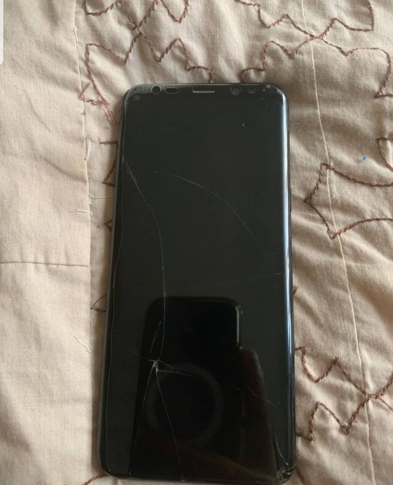 Samsung Mobile S8 Plus 1