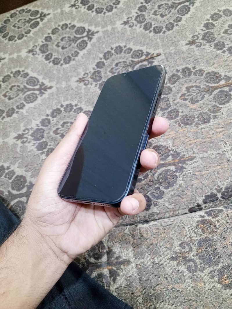 Apple iPhone 13 7