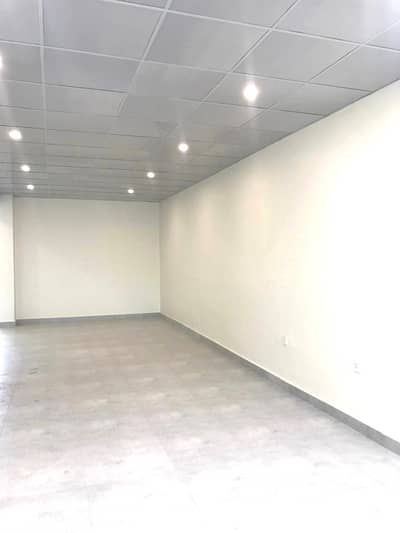 Ready to Move Space Avaialable For Rent Total : 750-SQF 2nd Floor Lift Available Location:F-7,Markaz Suitable for Office, Clinic,Parlor, Esthestic etc