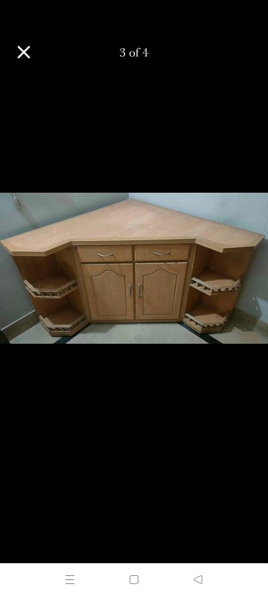 Side Corner table for LED 2