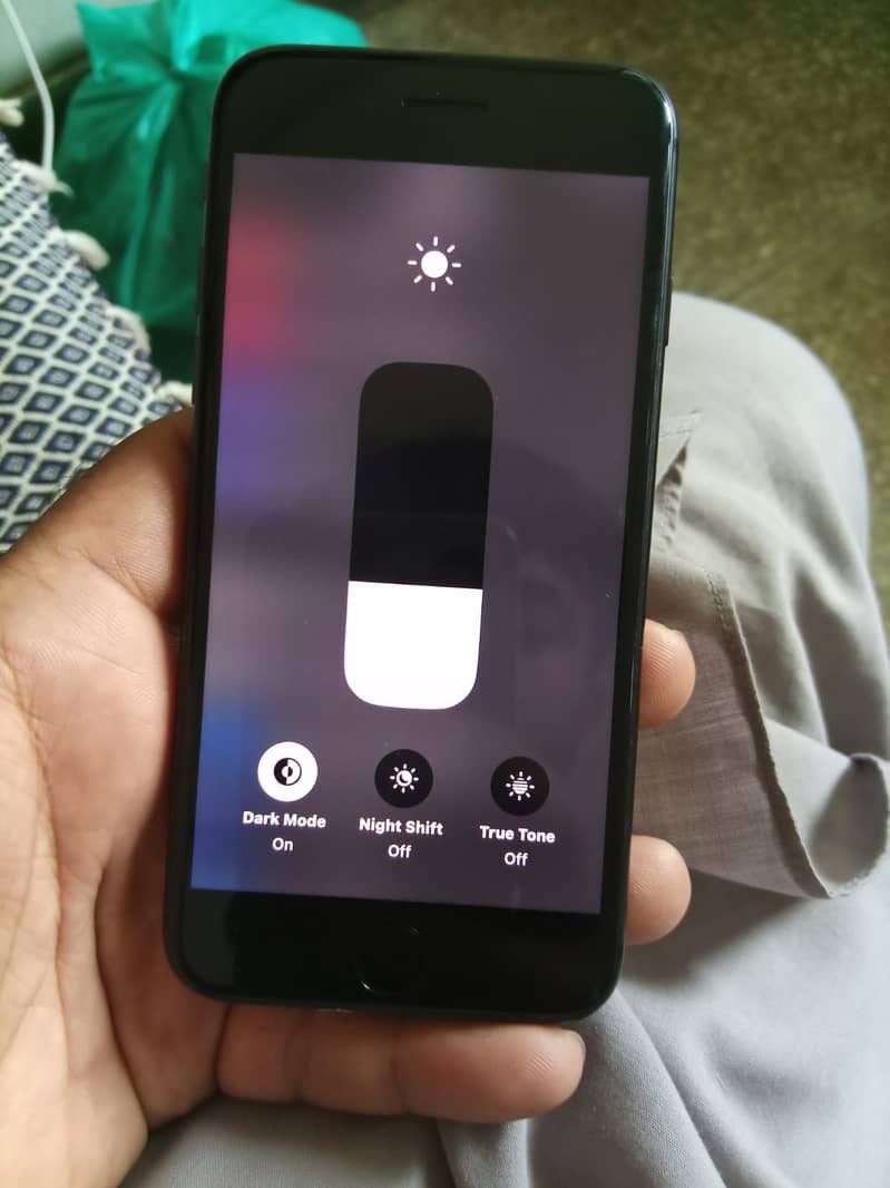 Apple iPhone 8 1
