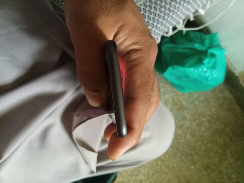 Apple iPhone 8 5