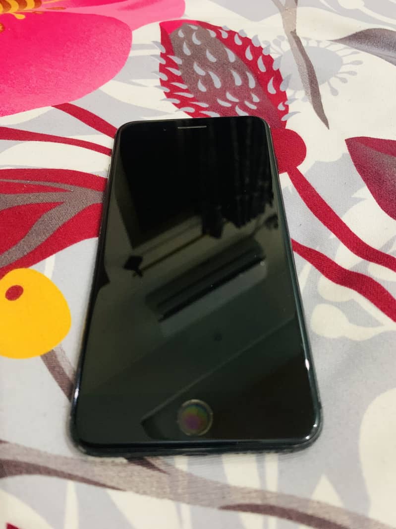 Apple iPhone 7 Plus 0