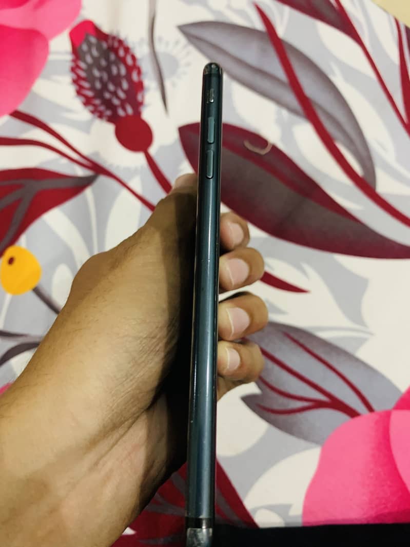 Apple iPhone 7 Plus 4