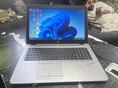 Hp elitebook corei7 generation 6. (8/256)