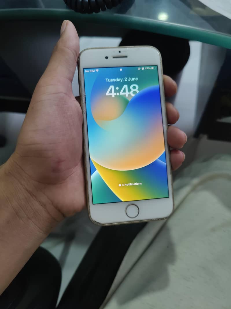 Apple iPhone 8 1
