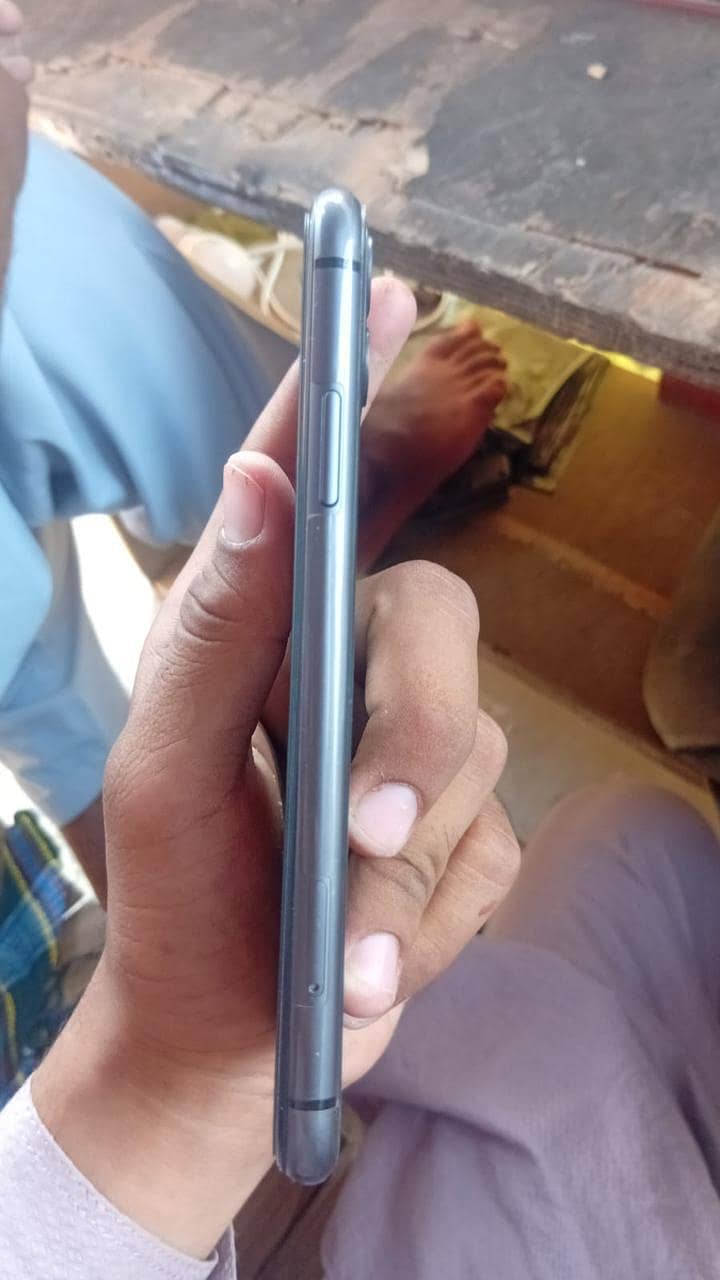 Apple iPhone 11 2