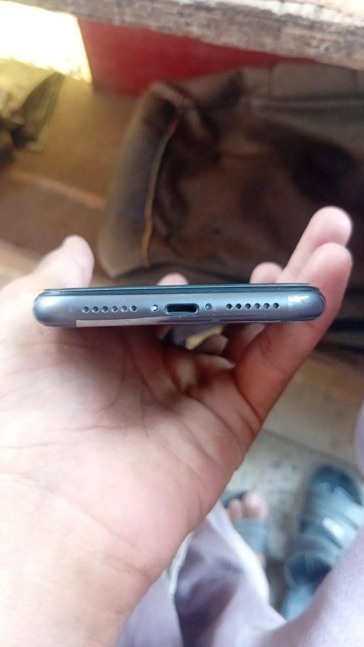 Apple iPhone 11 5