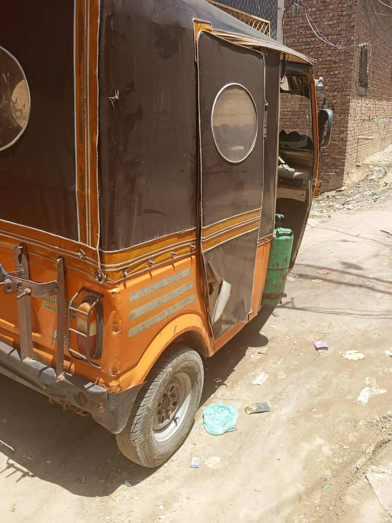 CNG riksha 1