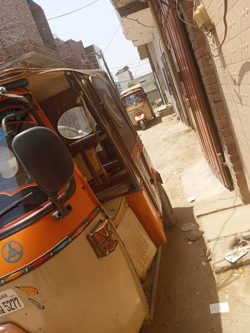 CNG riksha 3
