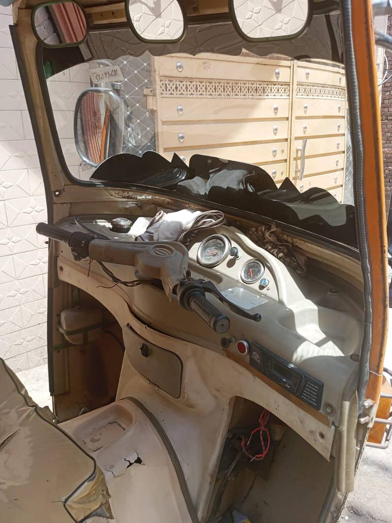 CNG riksha 4