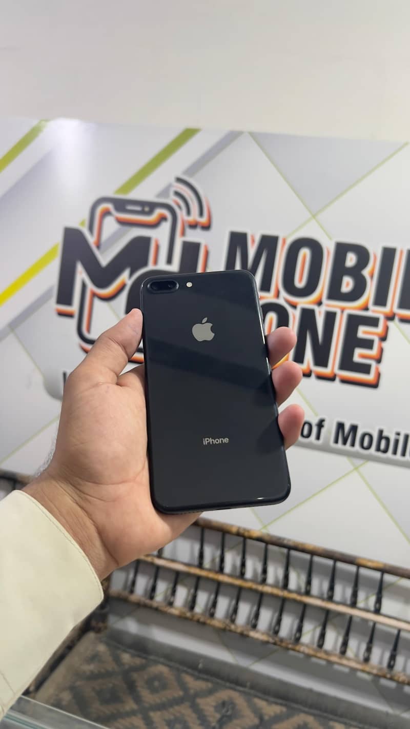 Apple iPhone 8 Plus 0