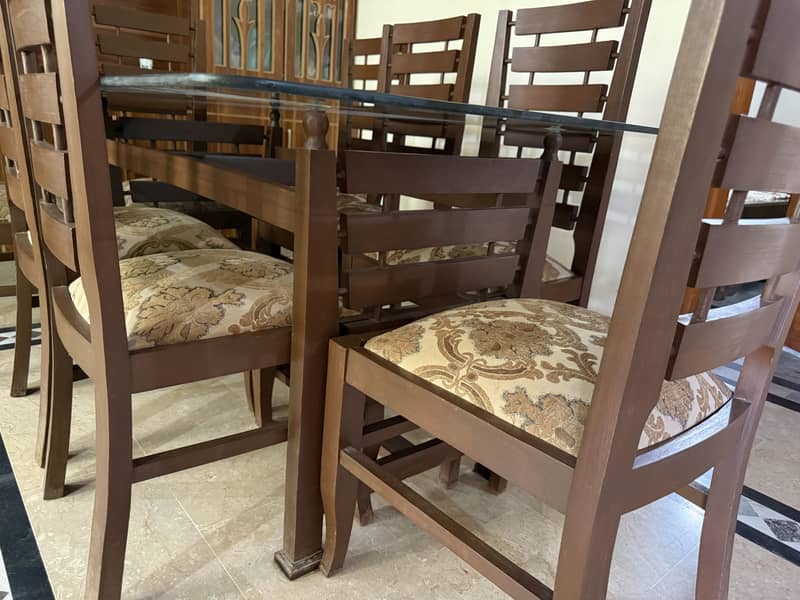 Sofa Set & Dining Table 4