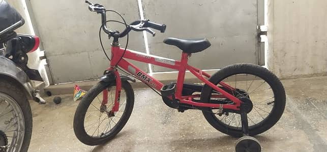 beautiful kids cycle . look like brand new cycle . urgent sale
