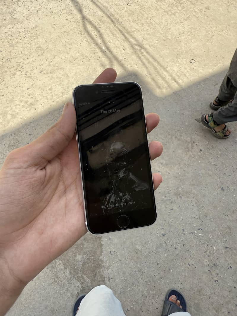 Apple iPhone SE 2nd generation 3