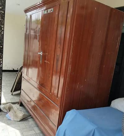 Big size iron almari