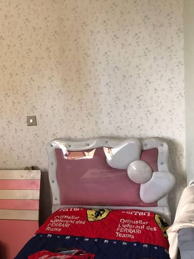 Assalamualaikum single bed for sale bed is in excellent condition