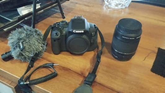 Canon EOS 700D (Slightly Used - Brand New Condition) + Mic & Bag