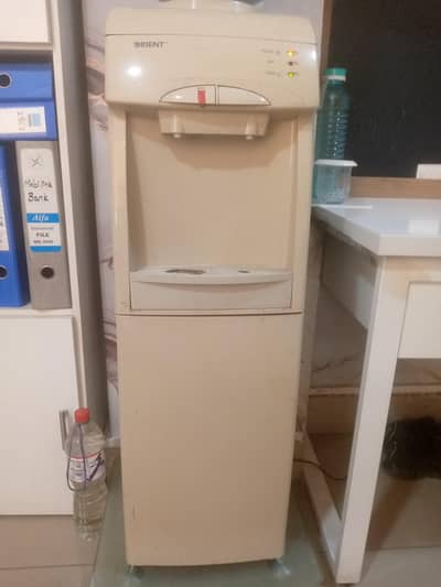 Orient water Dispenser urgent Sale 10/8 Condition Hai .