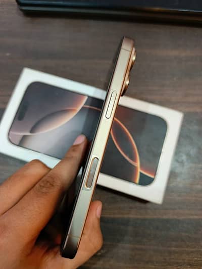Iphone 16 pro Dessert titanium