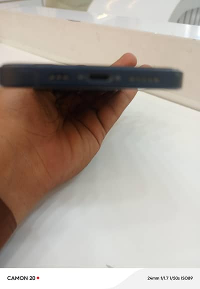 Apple iPhone 12