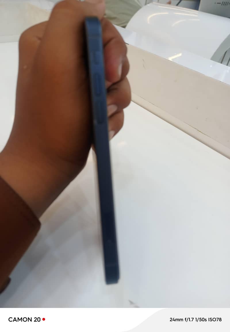 Apple iPhone 12 1
