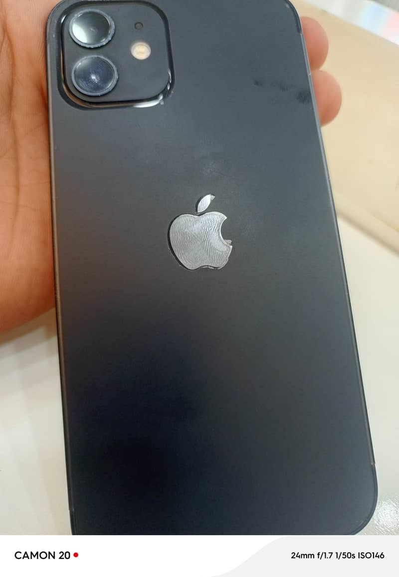 Apple iPhone 12 4