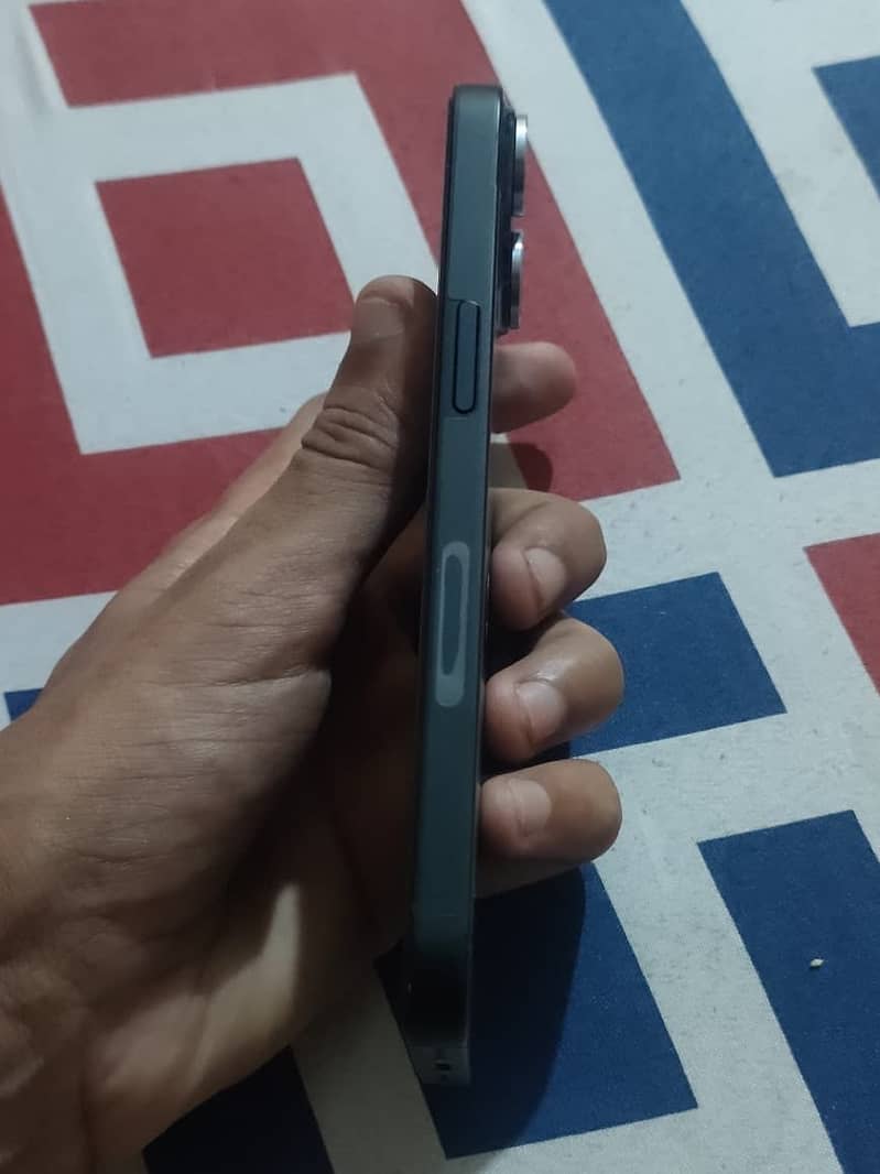 Apple iPhone 14 7