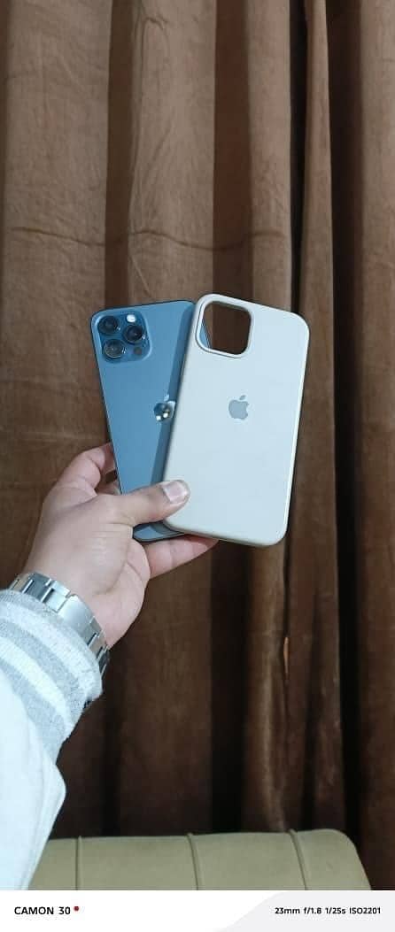 iphone 12 pro max 4