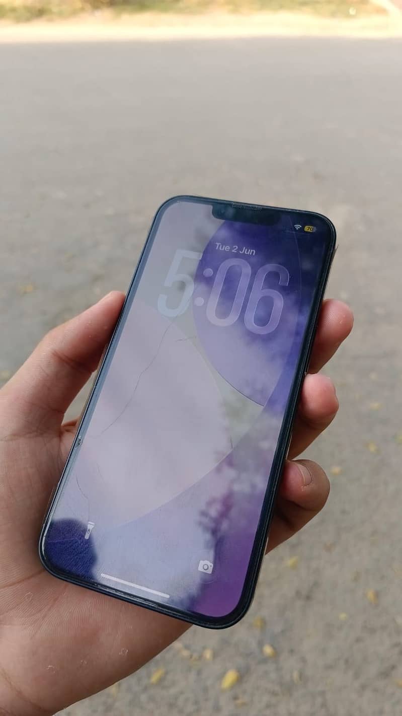 Apple iPhone 13 1