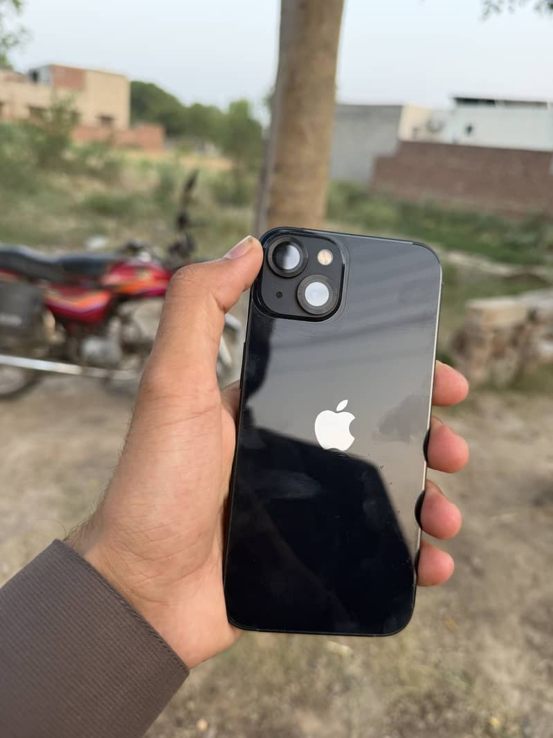 Apple iPhone 13 4