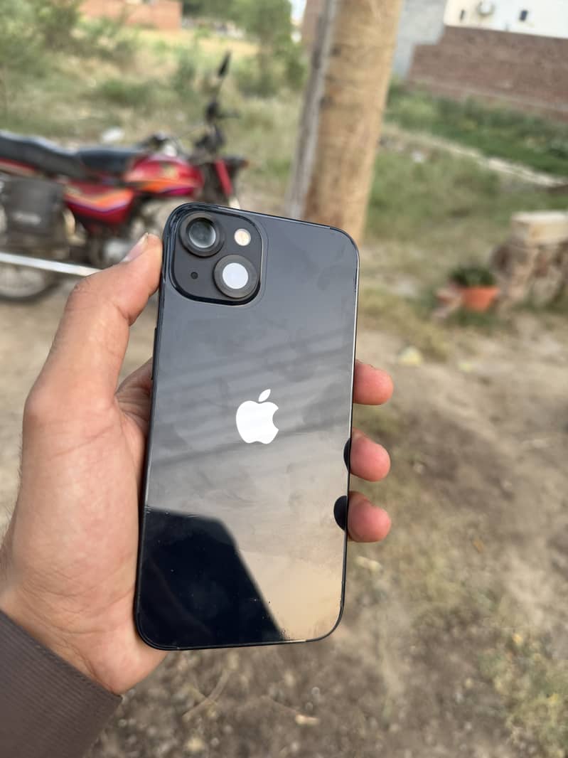 Apple iPhone 13 5
