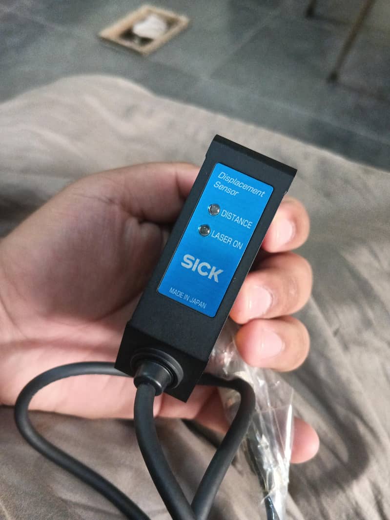 displacement sensor 0