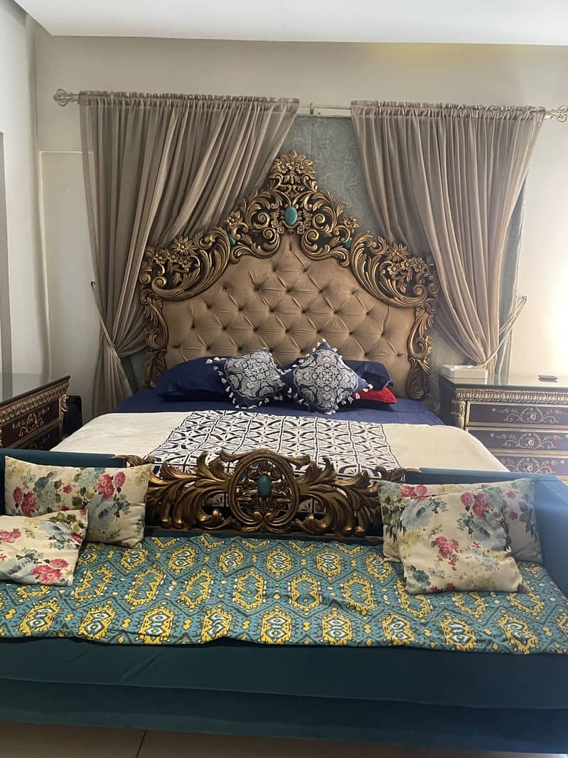 King size bed 3