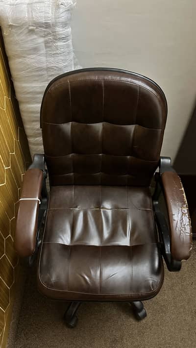 Old Office Chair (read add)