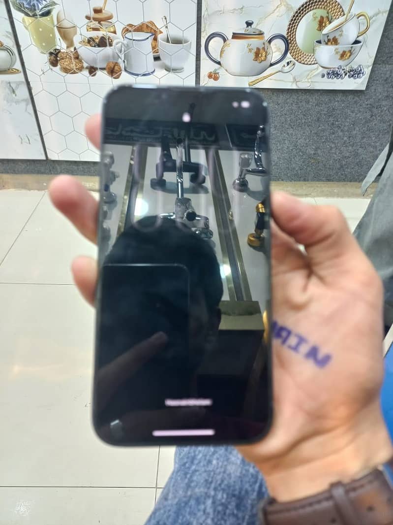 Apple iPhone 13 1