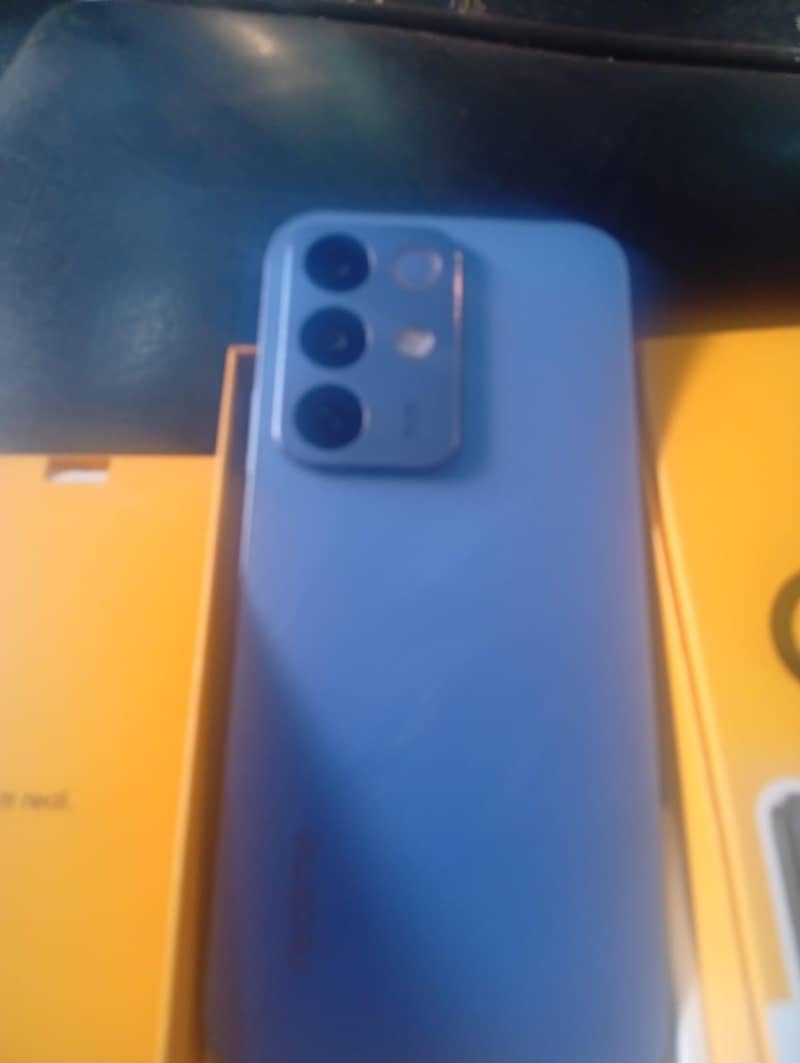 Realme C85 1