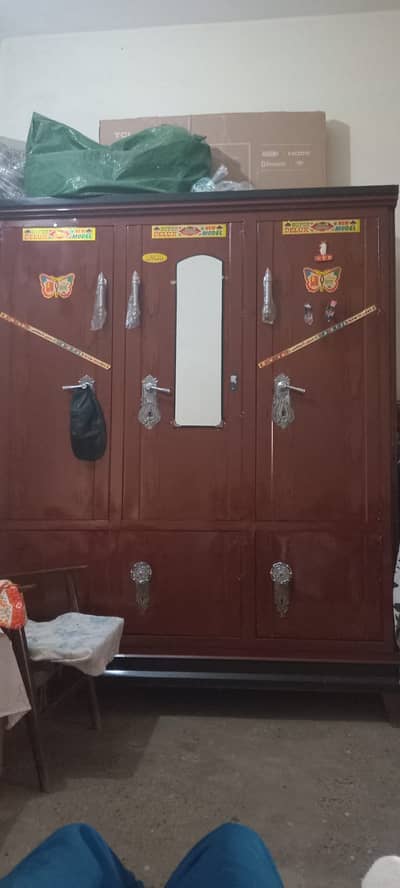 Brand new condition 3 door wardrobe 03226361844