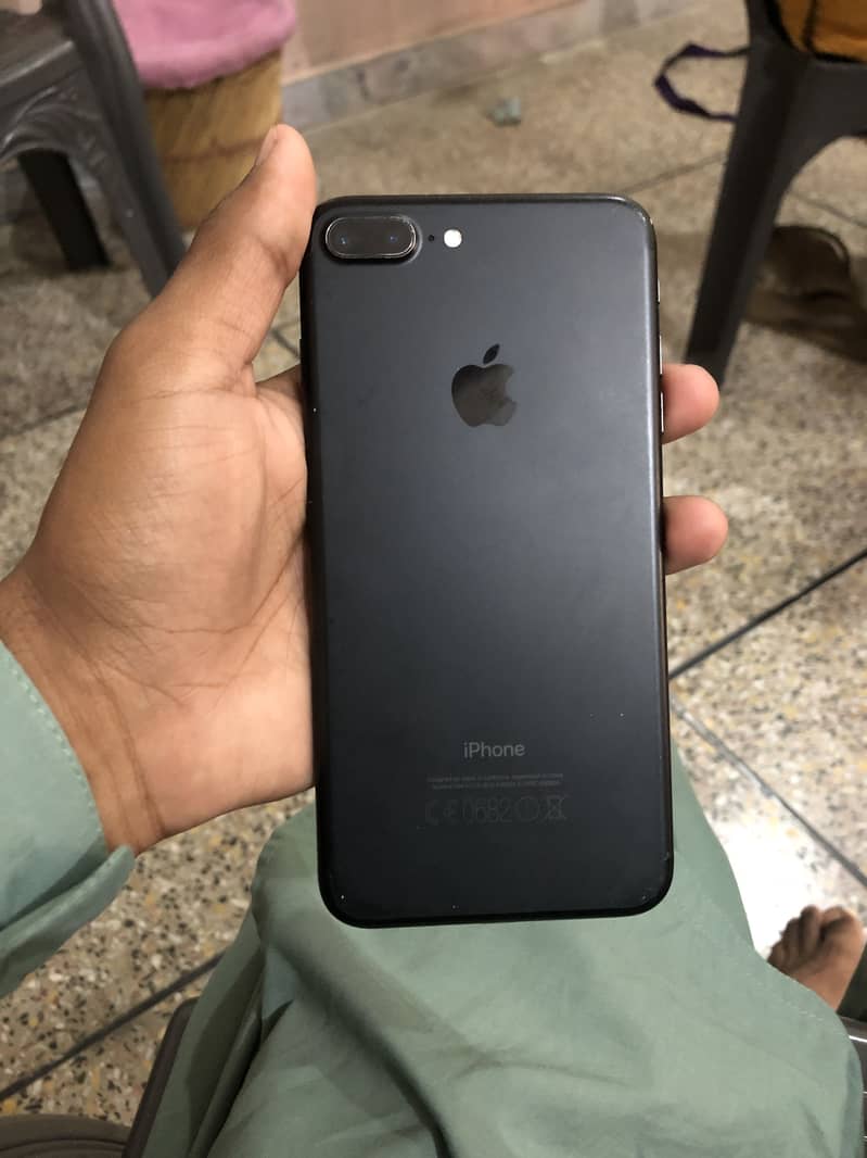 Apple iPhone 7 Plus 2