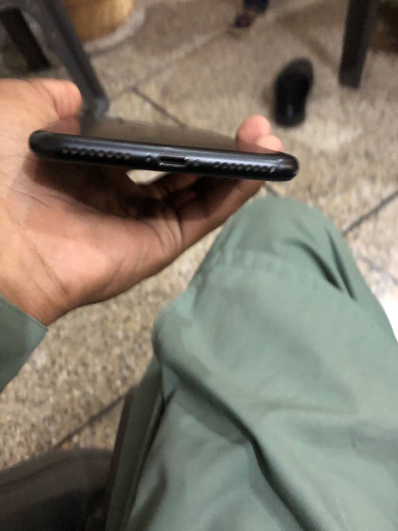 Apple iPhone 7 Plus 3