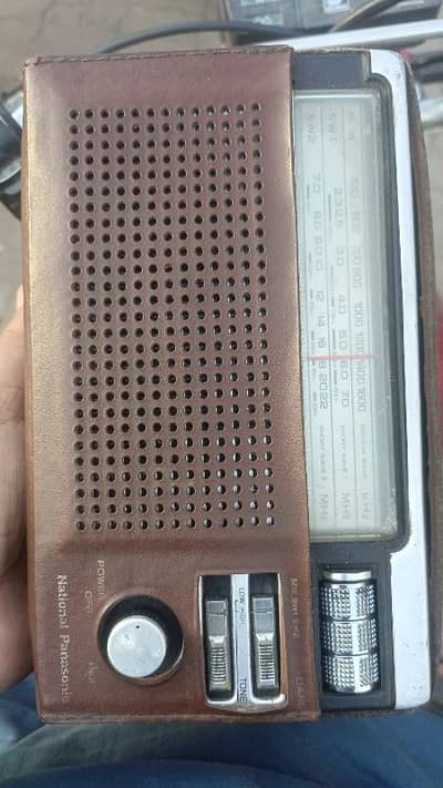 Radio national Panasonic r303