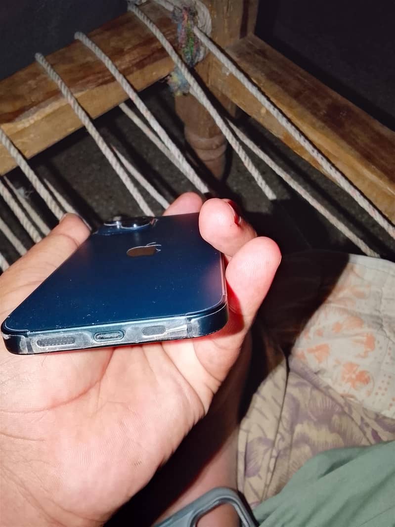 Apple iPhone 14 2