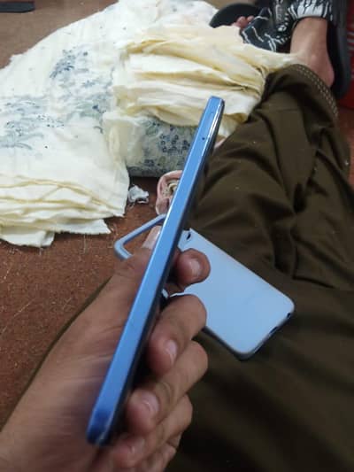 TECNO spark 40.