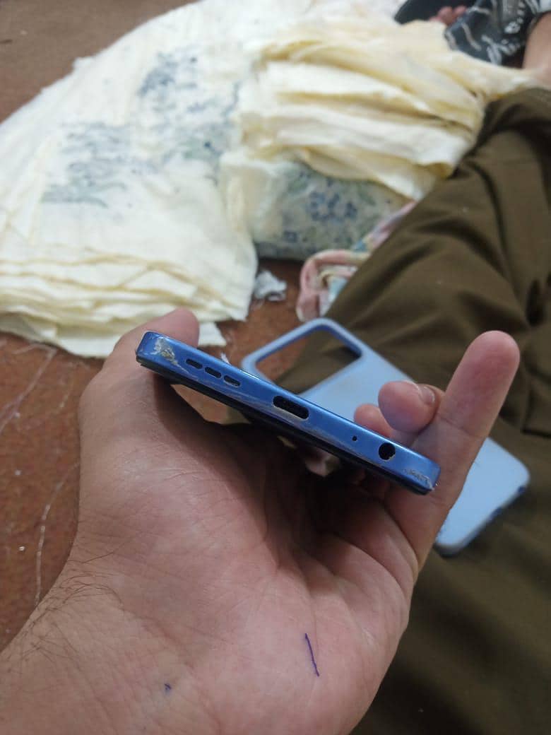TECNO spark 40. 2