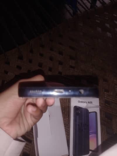 10/10 conditin ha. jis mobile sa picture li ha us ka razelt sai nhi ha