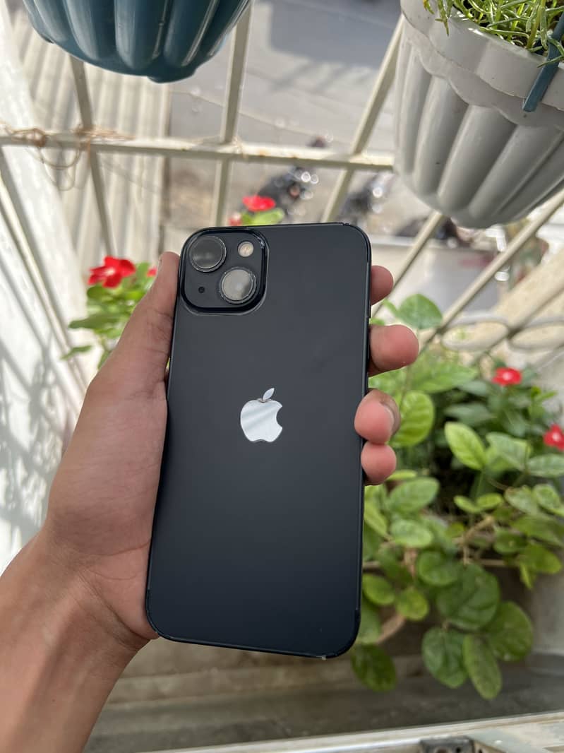 iPhone 13 0