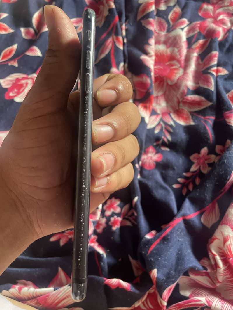 Apple iPhone 7 Plus 4