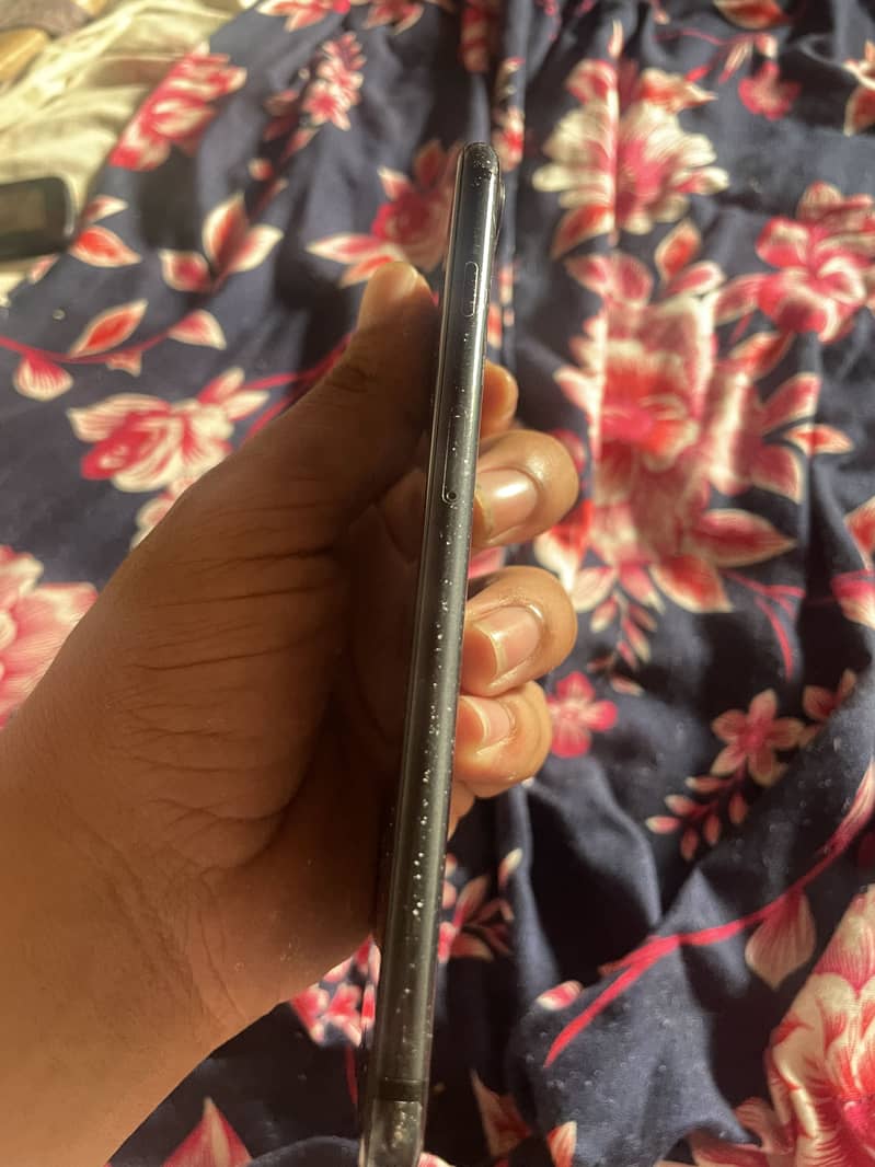 Apple iPhone 7 Plus 6