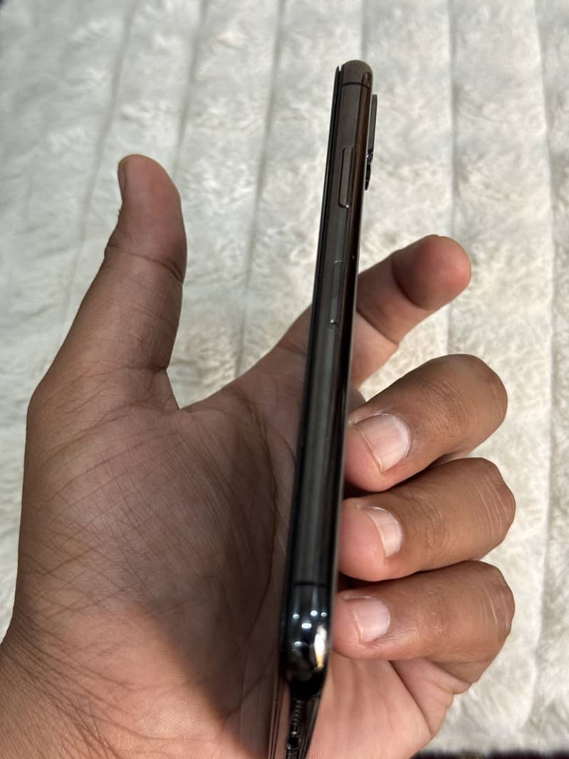 IPHONE XS 1